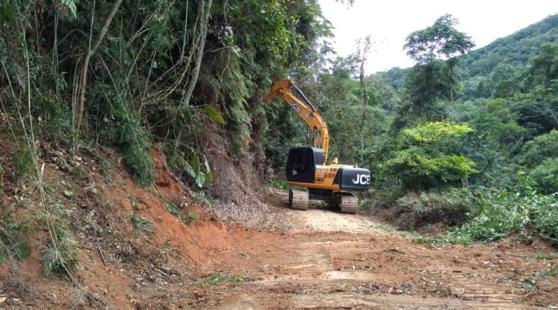 Alargamento e limpeza na localidade do Serraval foram alguns dos trabalhos